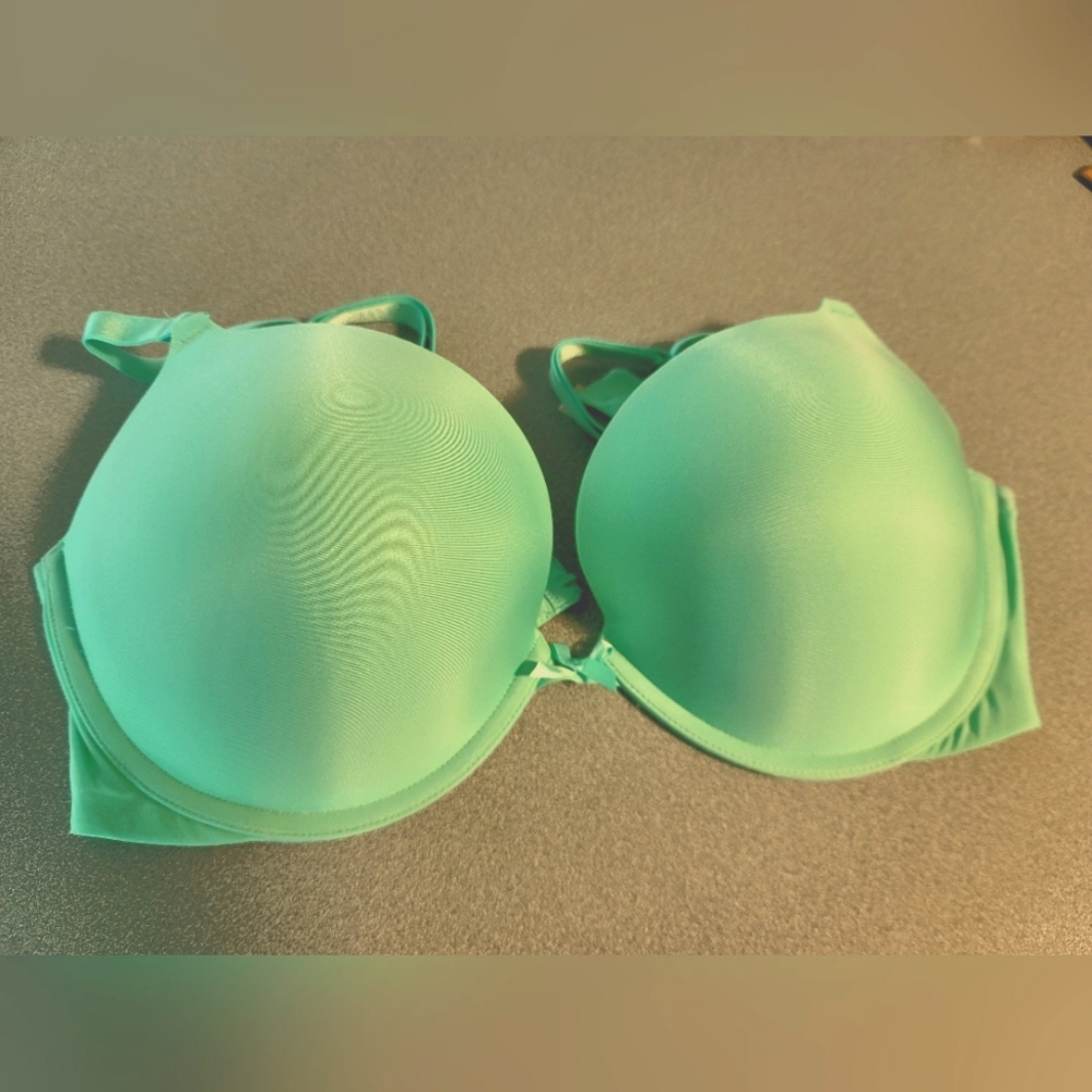 Victoria's Secret Mint Green Padded Push Up Bra with Underwire